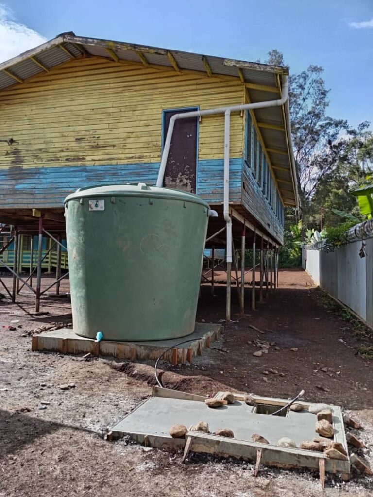 PNG, Simbu Province. 14 Water Tanks in 28 Days!